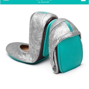 size 7.5 Tieks 8.5  well worn but still cute and comfy